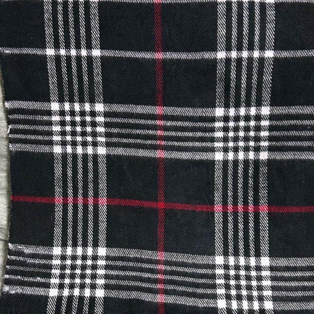 NWOT-Plaid Black/ Red cashmere Scarf and Cap Set - Picture 3 of 8